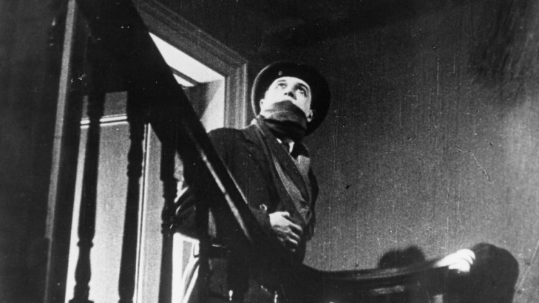 (1927) Alfred Hitchcock'un Karındeşen jack'in izinin sürülmesini anlattığı ilk gerilimi (Kiracı) Birleşik Krallık'ta ticari bir başarı elde eder.
