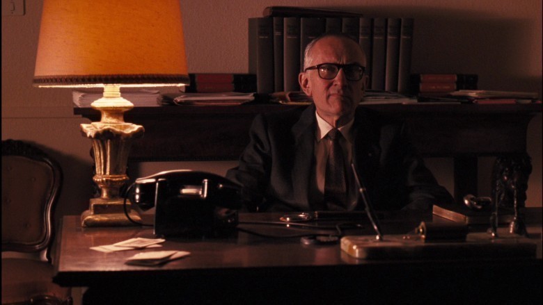 Para silahtır ama siyaset, tetiği ne zaman çekeceğini bilmektir.