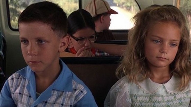 Bir delikanlının hatırladığı şeyler çok gariptir. Çünkü, bazen doğduğumu hatırlamıyorum. İlk ne zaman pikniğe çıktığımı da bilmiyorum ama dünyadaki en tatlı sesi duyduğumu çok iyi hem de çok iyi hatırlıyorum.