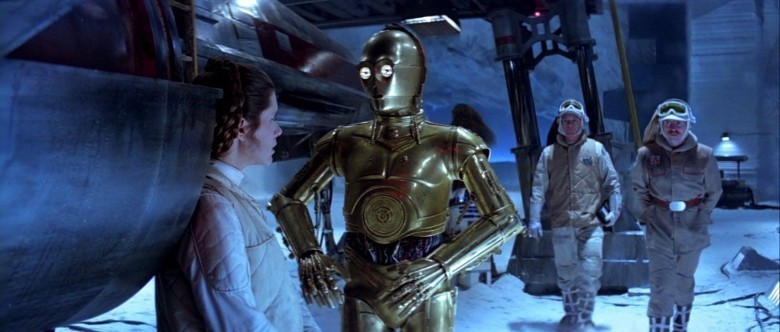 Efendim! Bir asteroid kümesinin içinde zarar görmeden ilerleme olasılığı yaklaşık olarak  3730'da 1. 