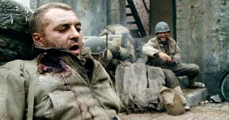 Öldürdüğüm her adamla birlikte evimden daha da uzaklaştığımı hissediyorum.