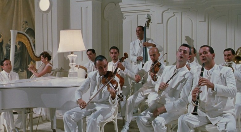 Ay çiçeğini düşün... Güneşe doğru eğilir. Fazla eğilmiş bir ayçiçeği ölmüş demektir.