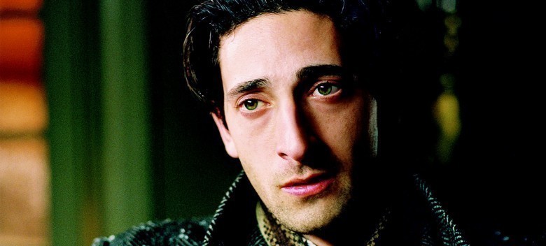 Sanki çok ömrümüz varmış gibi, beklemeyi öğretiyor bize hayat.