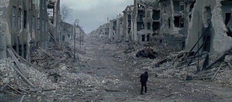 Bizi yaralarsanız kanamaz mıyız? bizi gıdıklarsanız gülmez miyiz? bizi zehirlerseniz ölmez miyiz? Ve bize karşı yanlış davranırsanız, intikam almaz mıyız?