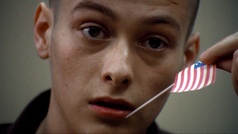 Yaptıkların sana daha iyi bir yaşam sundu mu? Nefret yüktür.