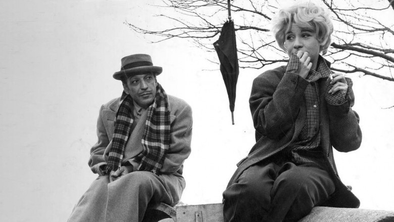 Sigara ve alkol, çalıntı eşya, Femme Fatale, Kent ve hayal kırıklıkları Ah Güzel İstanbul'um.