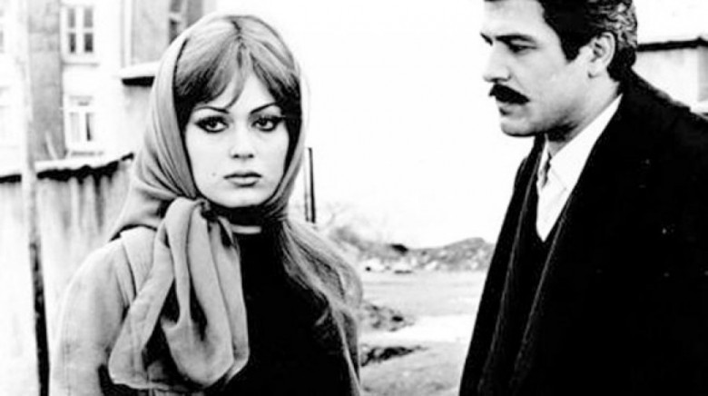 Kara film her ne kadar görsel ögeleriyle ayrıksı bir anlatım biçimi oluşturmuş olsa da arka planda kentin kullanımı oldukça özgündür.