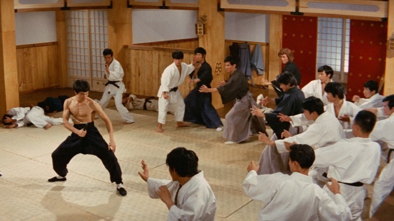 1. Fist of Fury (Öfkenin Yumruğu) - 1972 