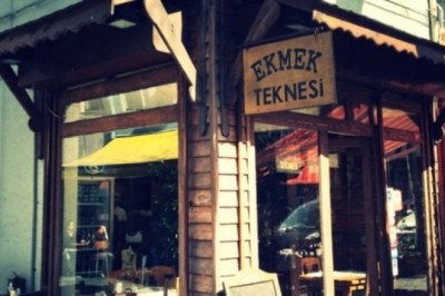 Ekmek Teknesi - 2002 Dizi İncelemesi 