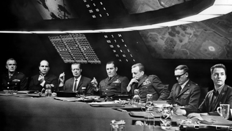 Dr. Garipaşk (Dr. Strangelove) - 1964 Film İncelemesi