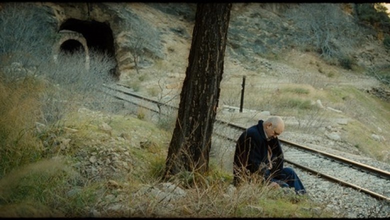 K&uuml;f - 2012 Film İncelemesi